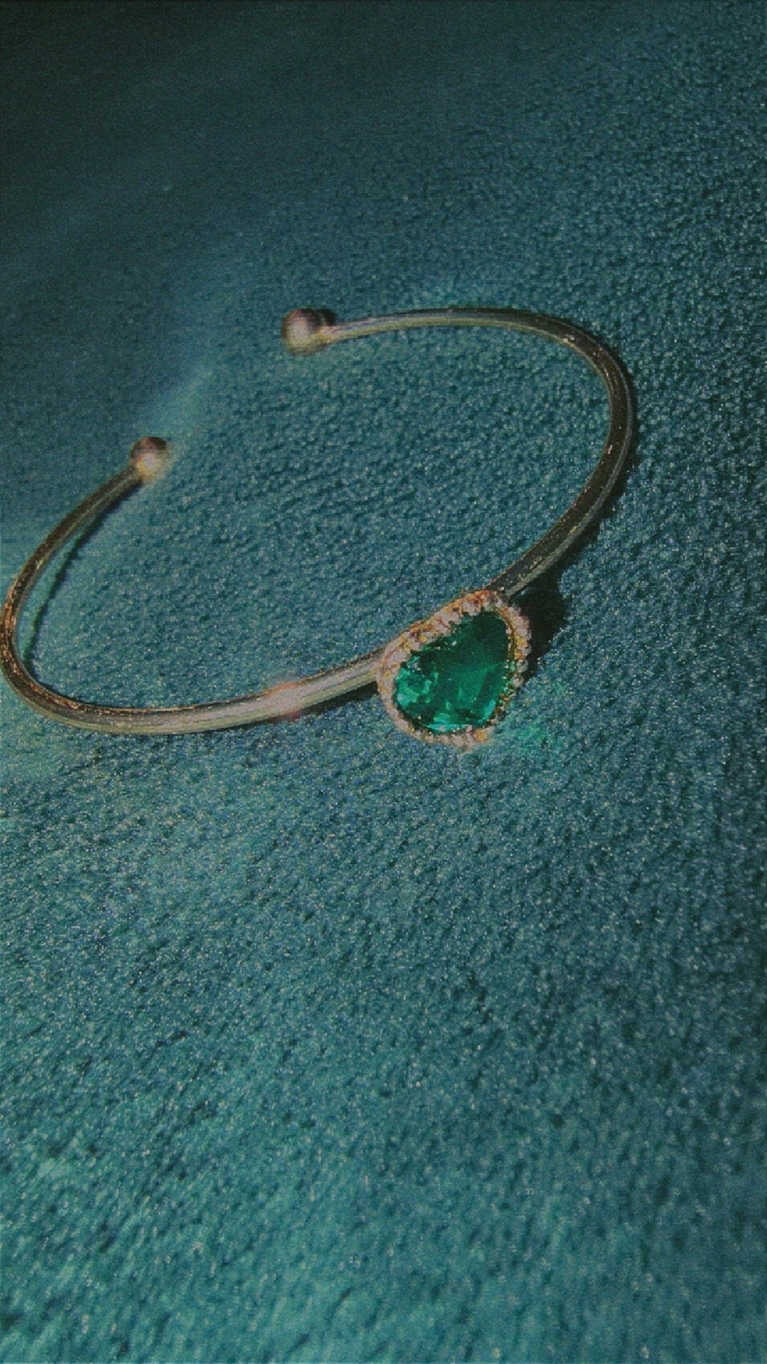 Gold Emerald bangle