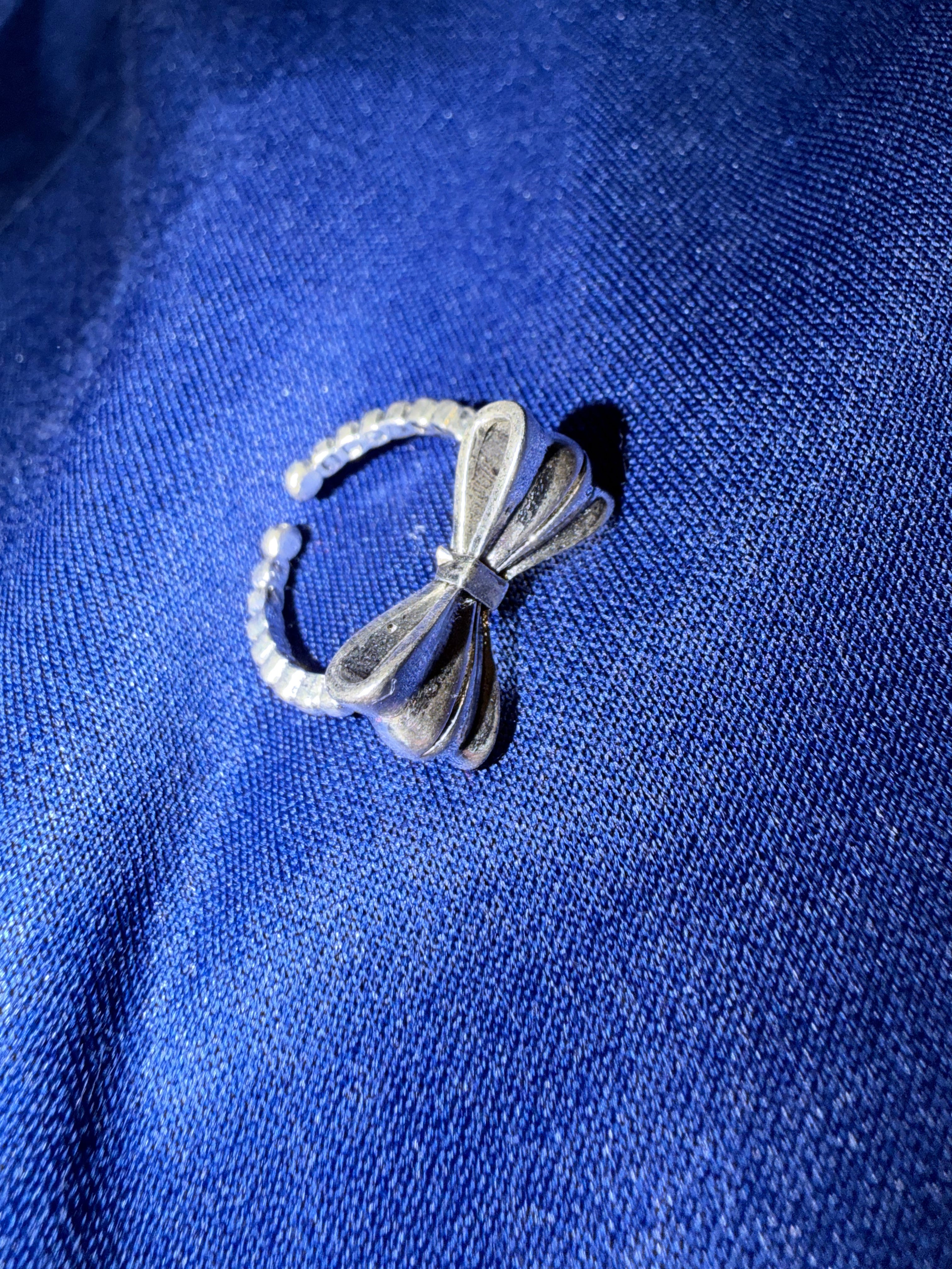 Silver Bow Ring (adjustable)￼￼